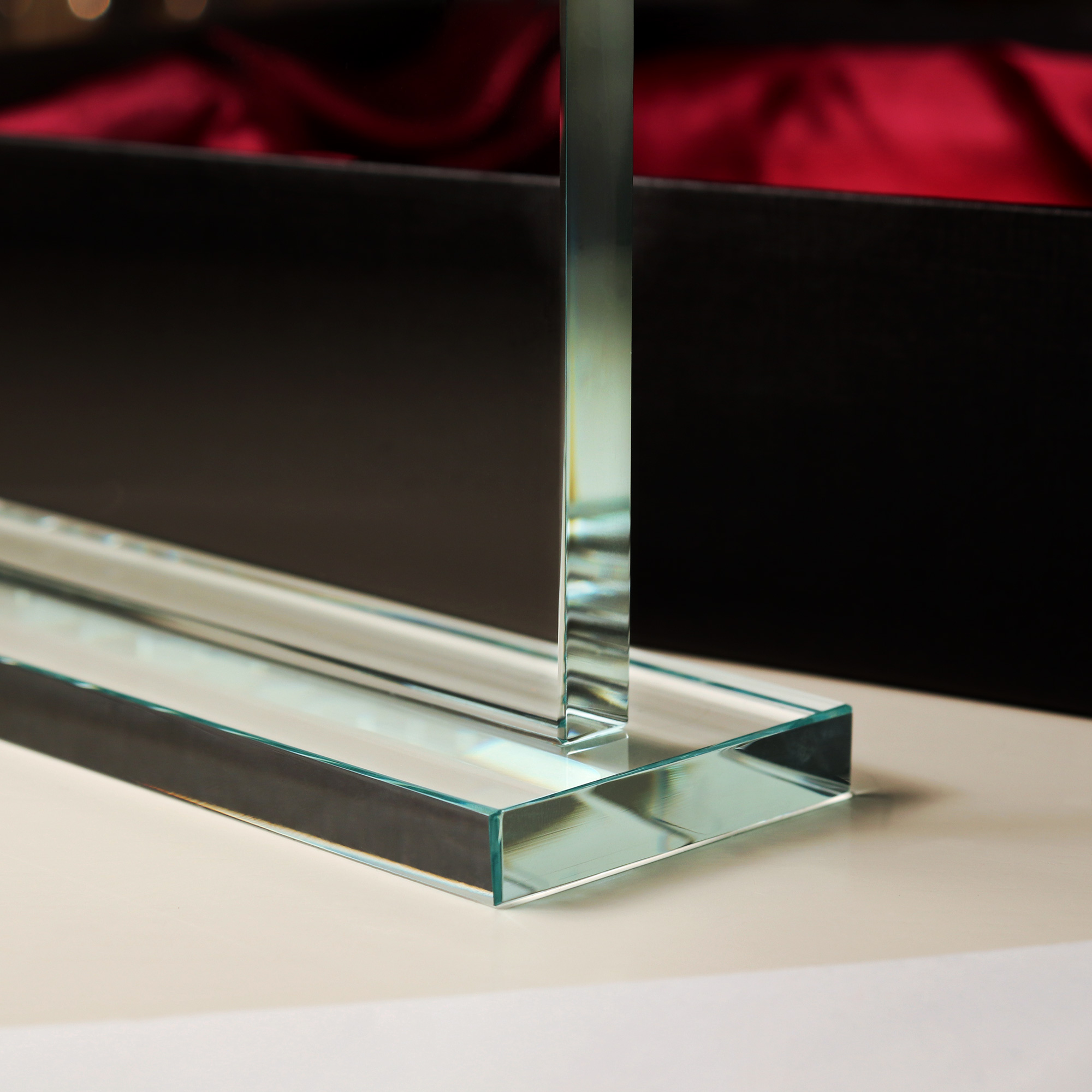 Gravierte Pokal Auszeichnung für Mama, Pokal aus Glas mit Gravur, Glastrophäe mit Sockel als Dekoration, Glas Pokal als Muttertagsgeschenk