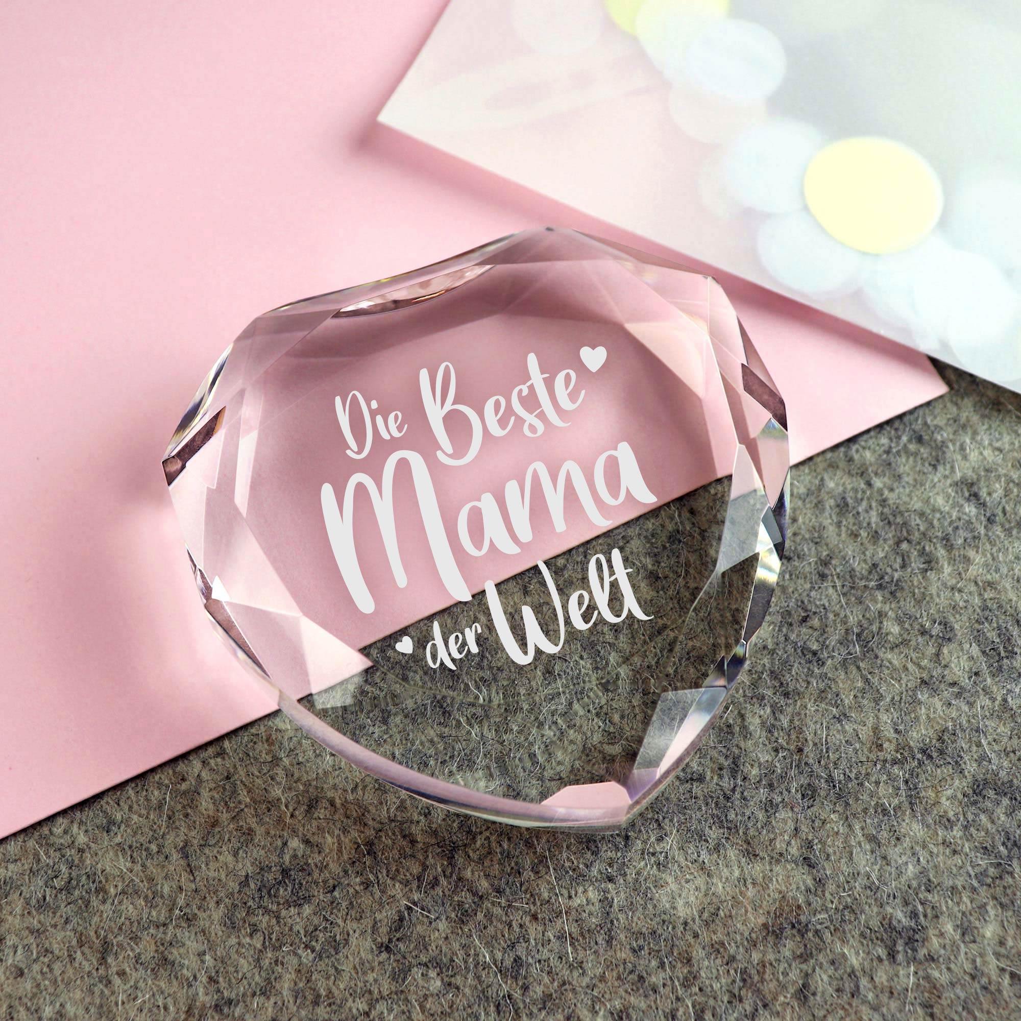 Glasherz als Muttertagsgeschenk, Diamant Dekoration mit graviertem Schriftzug, Glas Kristall für Mama, Glasherz als Tischdeko und Briefbeschwerer