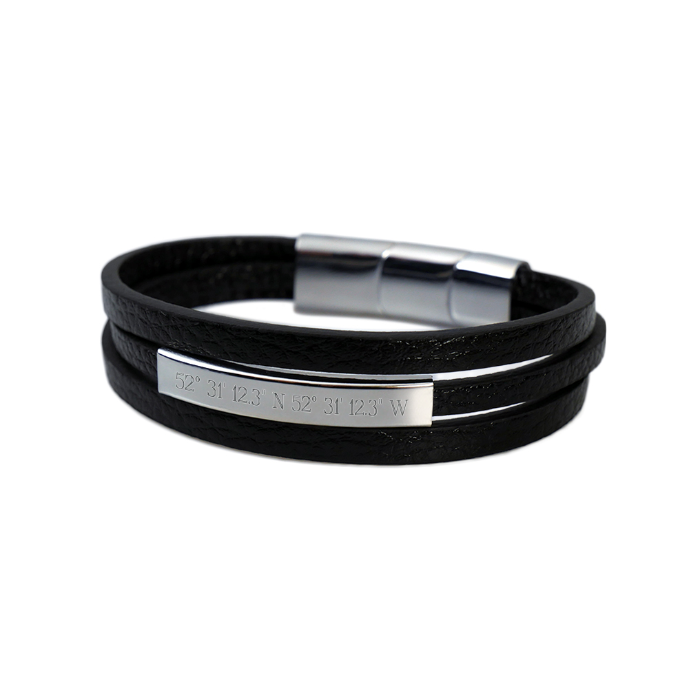 Herrenarmband mit Gravur - schwarzes Lederarmband mit Geokoordinaten