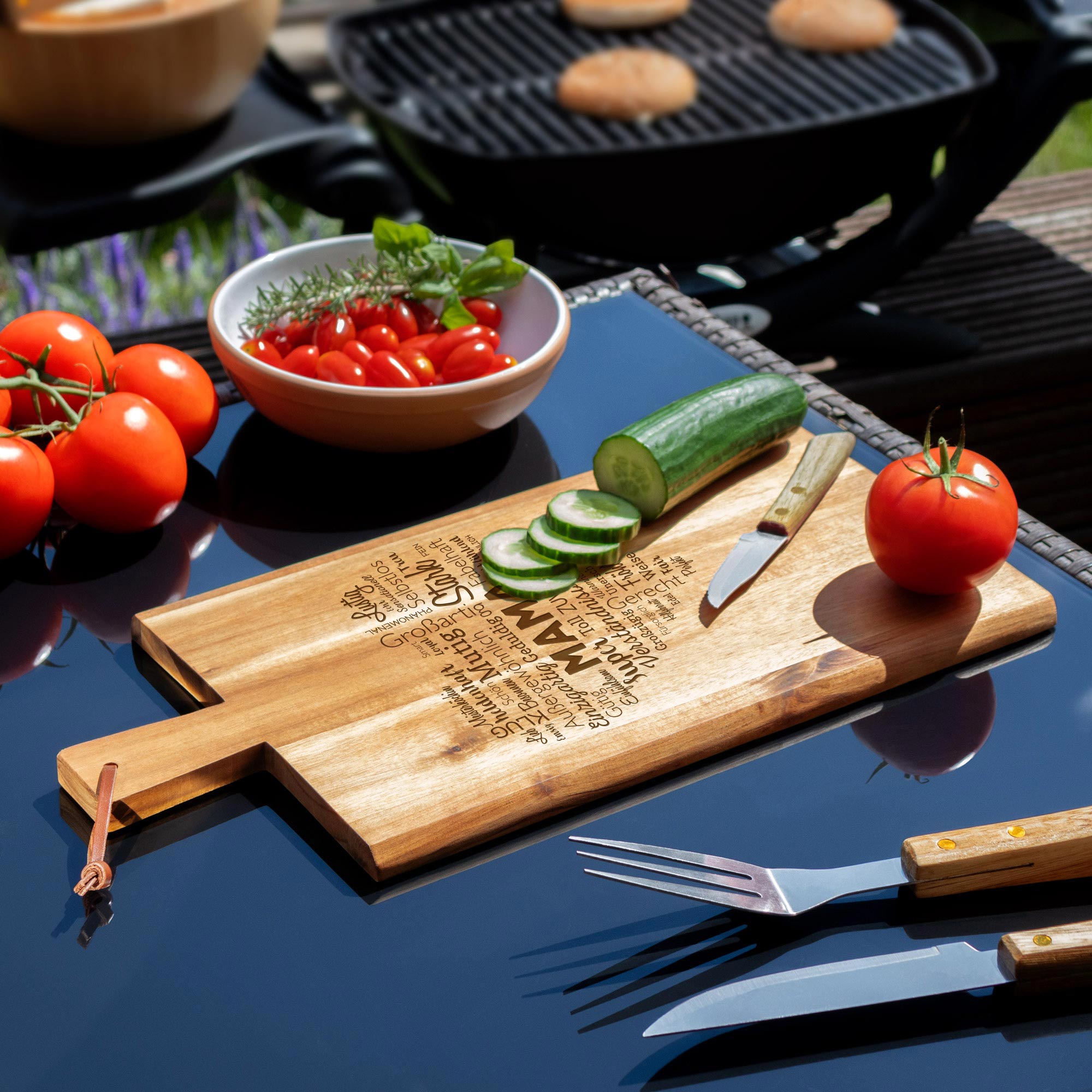 Frühstücksbrettchen mit Gravur, Küchenbrett als Muttertagsgeschenk, Graviertes Schneidebrettchen für Mama, Brettchen Küchenzubehör zum Muttertag