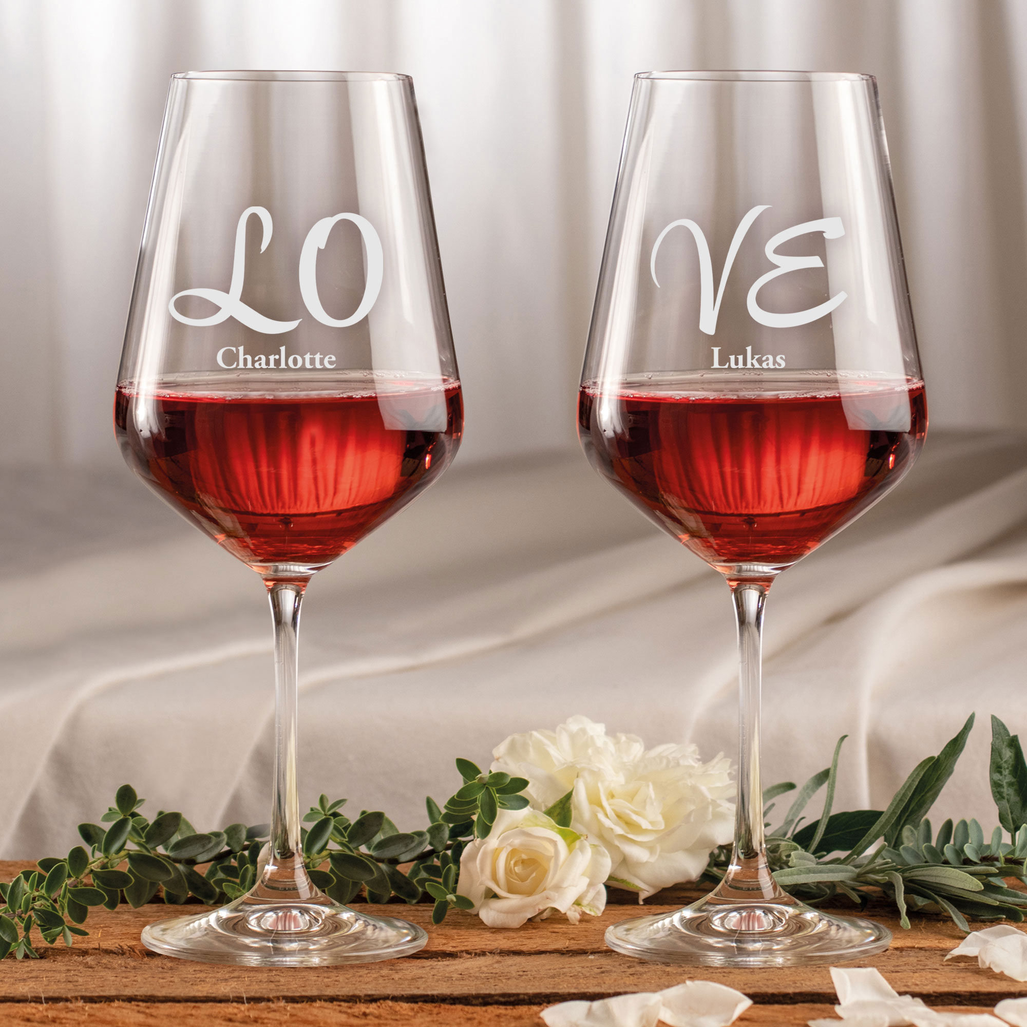 2er Set Weingläser mit romantischer Gravur LOVE