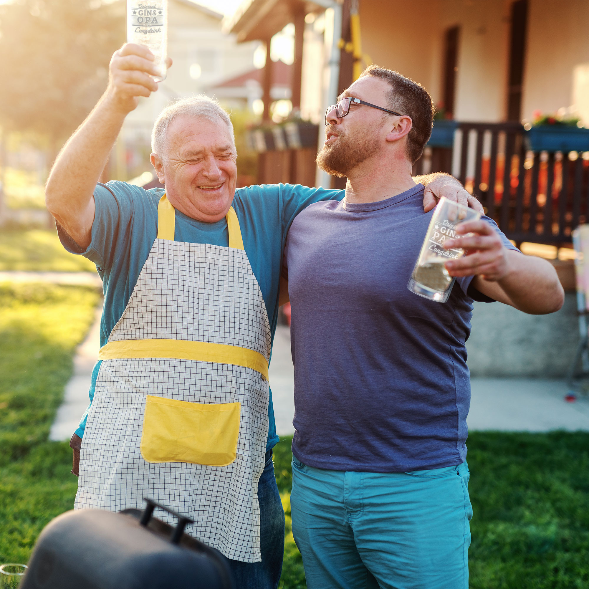 Trinkglas als Geschenk für Papa, Longdrink Glas mit 500 ml Füllmenge, Ginglas als Vatertagsgeschenk, Glas mit Gravur für Papa, Graviertes Wassergla