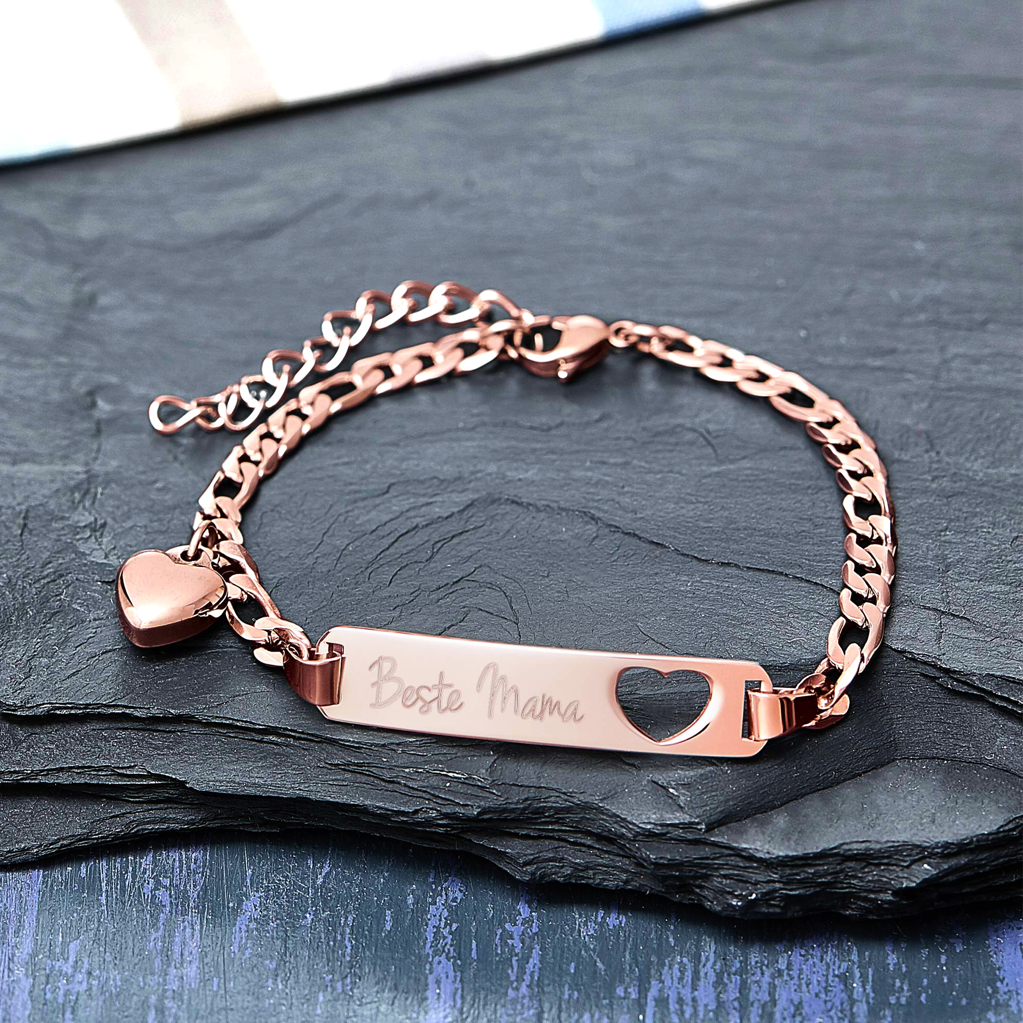 Graviertes Roségold Armband mit Herzstanze - Beste Mama 2
