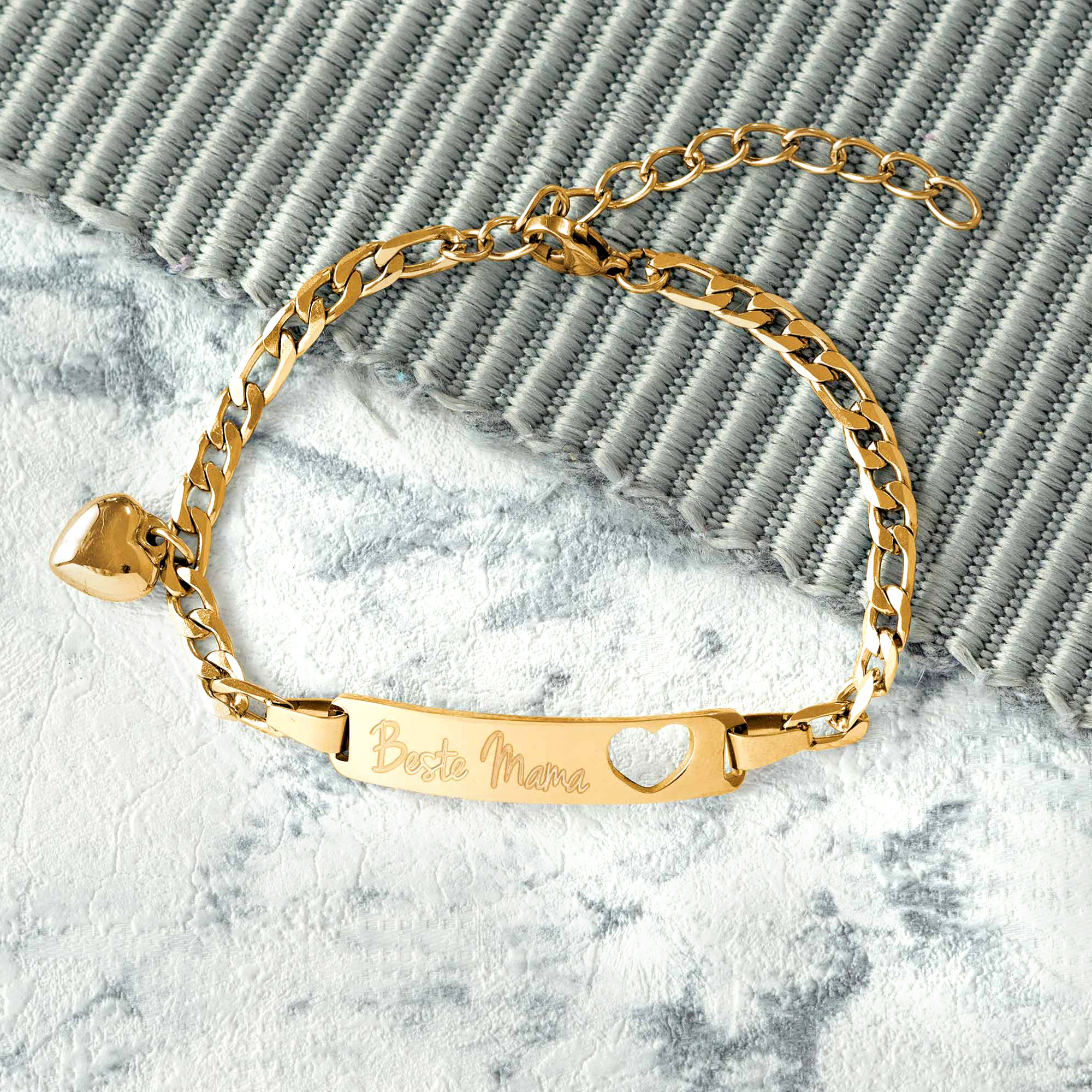 Graviertes Gold Armband mit Herzstanze - Beste Mama