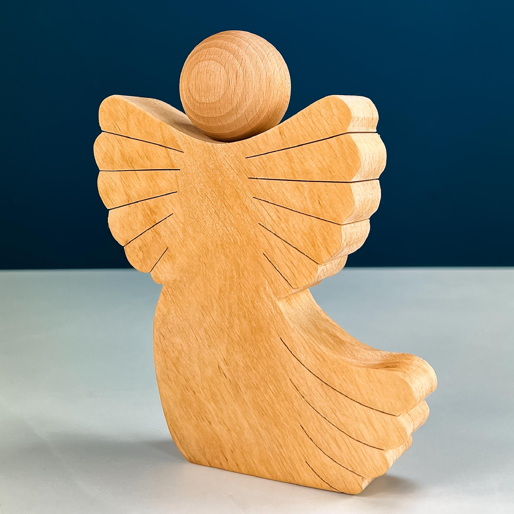 Engel aus Holz mit Schweif - personalisiert mit Trauerspruch