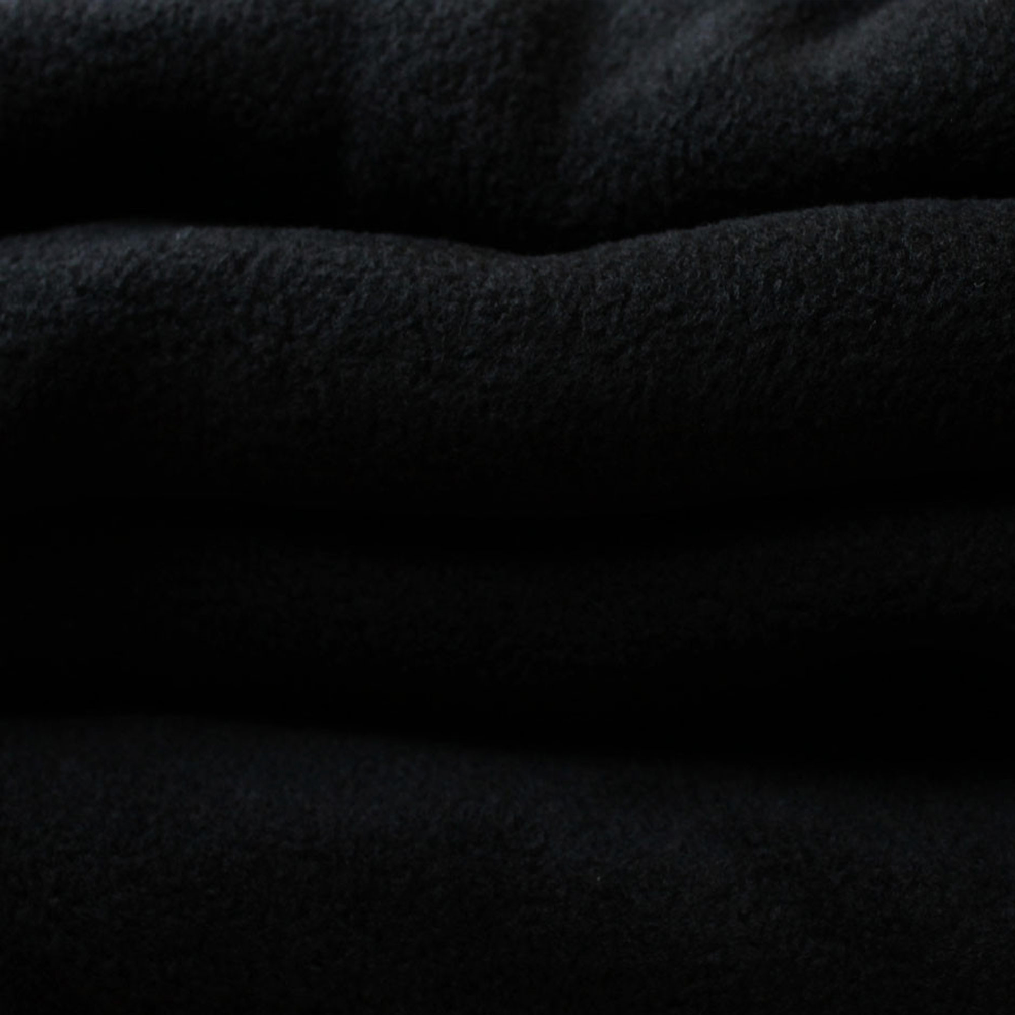 Weiche Kuscheldecke mit Ärmeln - Schwarz