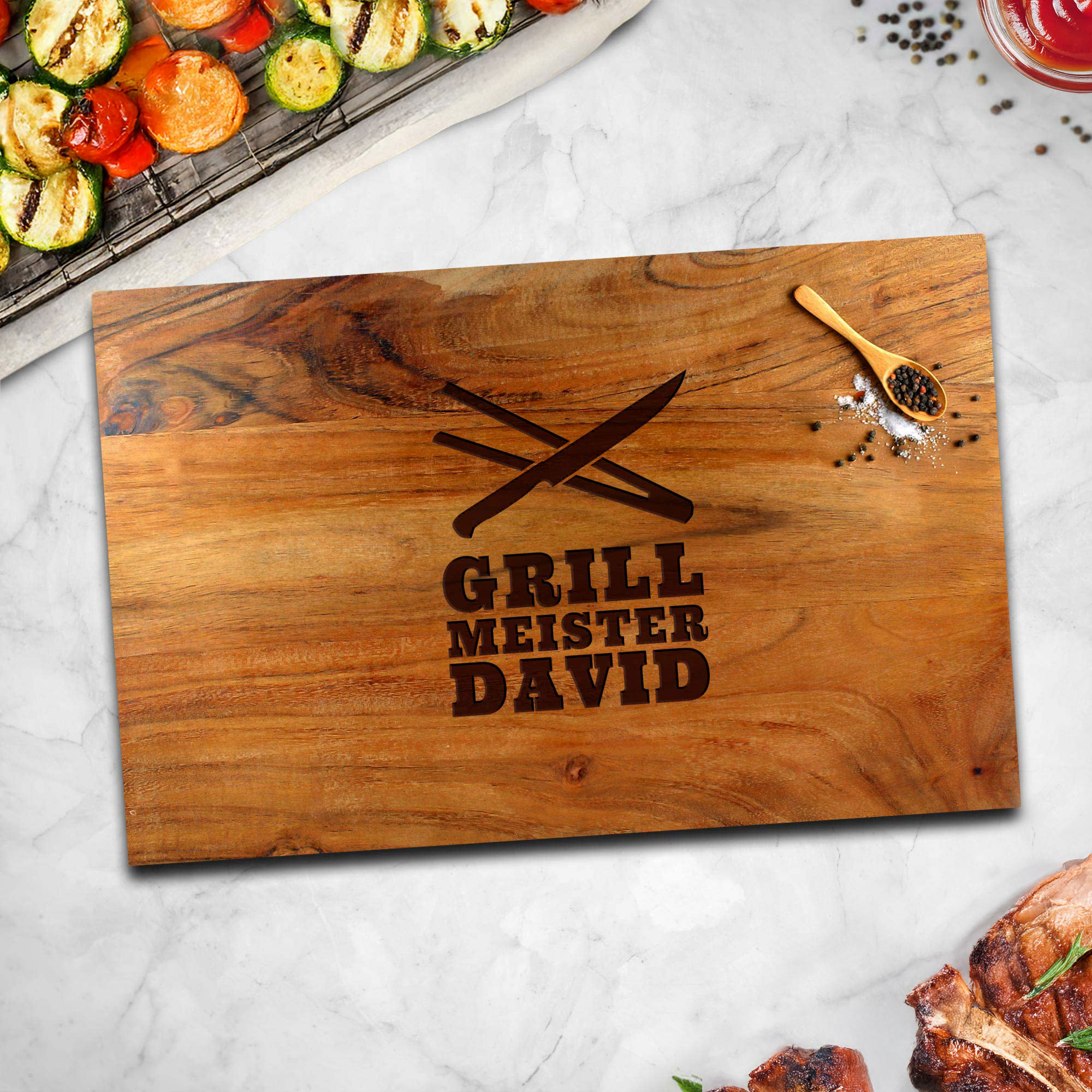 Personalisierter Schneideblock Akazie mit Griffmulden - Grillmeister