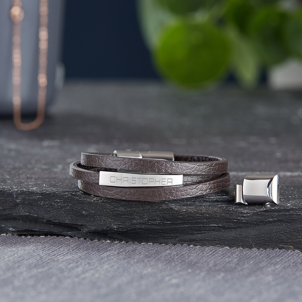 Herrenarmband mit Gravur - braunes Lederarmband mit Namen