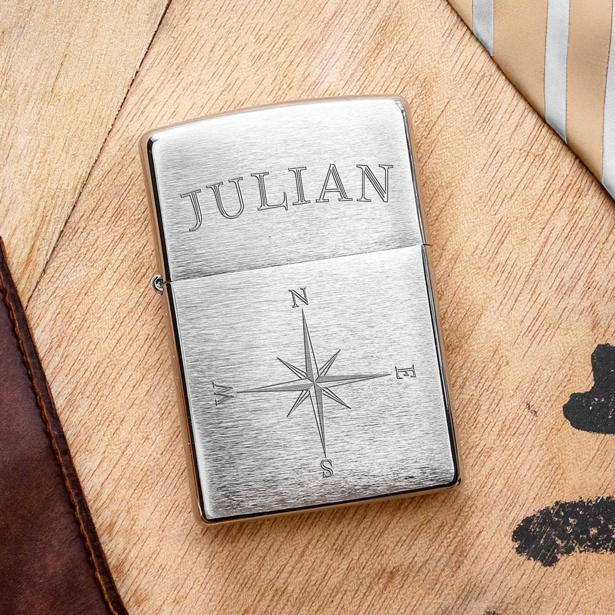 Zippo Sturmfeuerzeug mit Kompass Gravur - Name