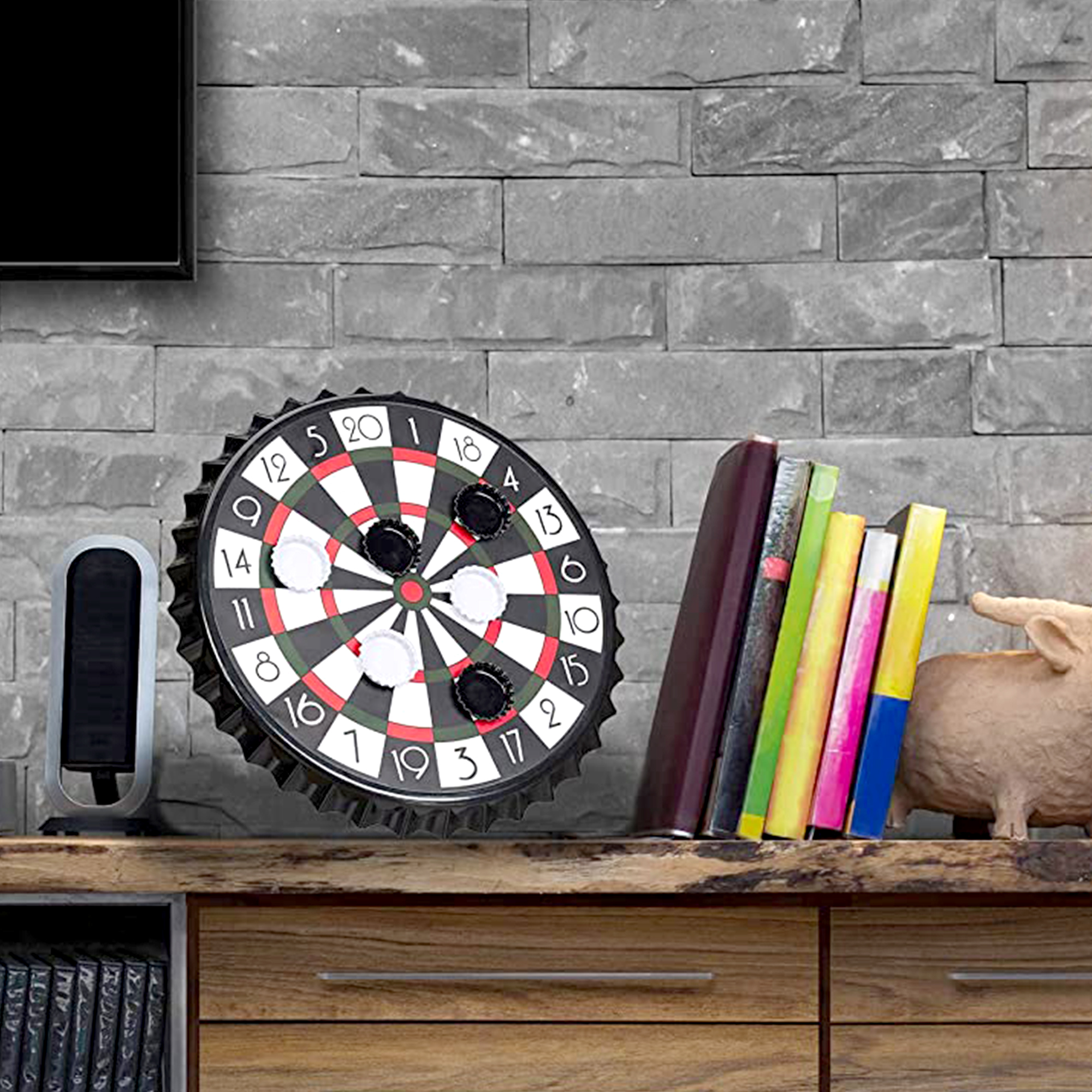 Dartspiel mit Kronkorken