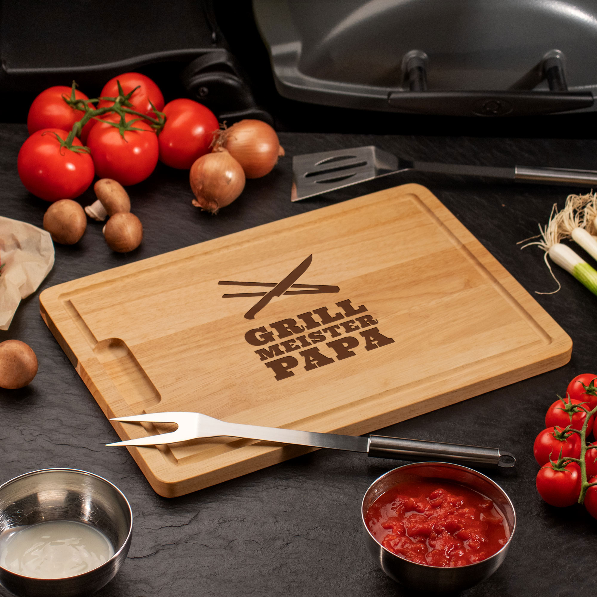 Holzschneidebrett mit Saftrille, Grillbrett als Vatertagsgeschenk, Steakbrett mit Gravur für Papa, Küchenbrett aus Holz, Servierbrett zum Grillen