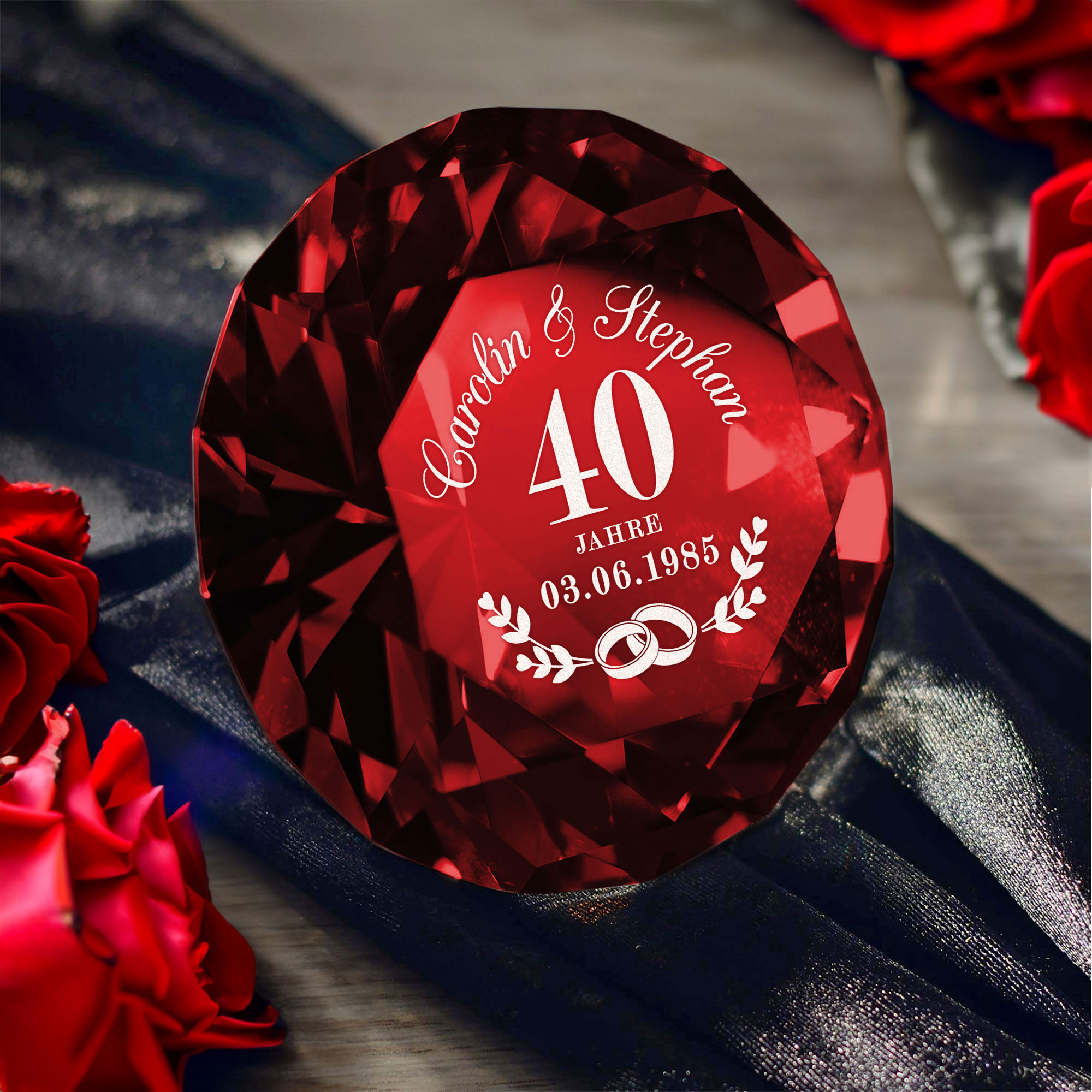 Roter Diamant Kristall mit Gravur - Rubinhochzeit