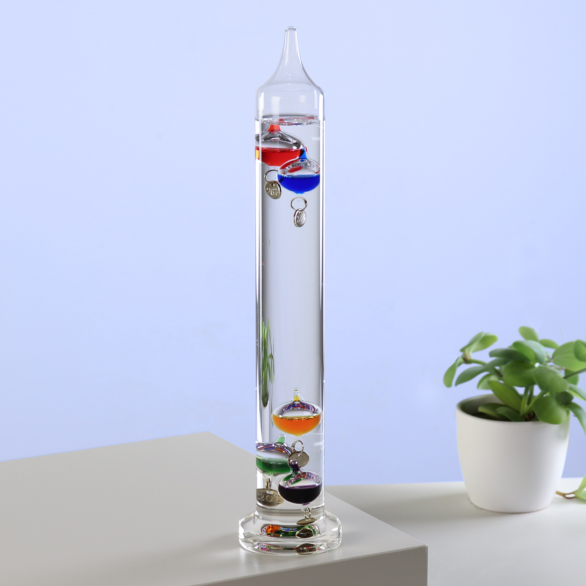 Galileo Thermometer mit bunten Kugeln