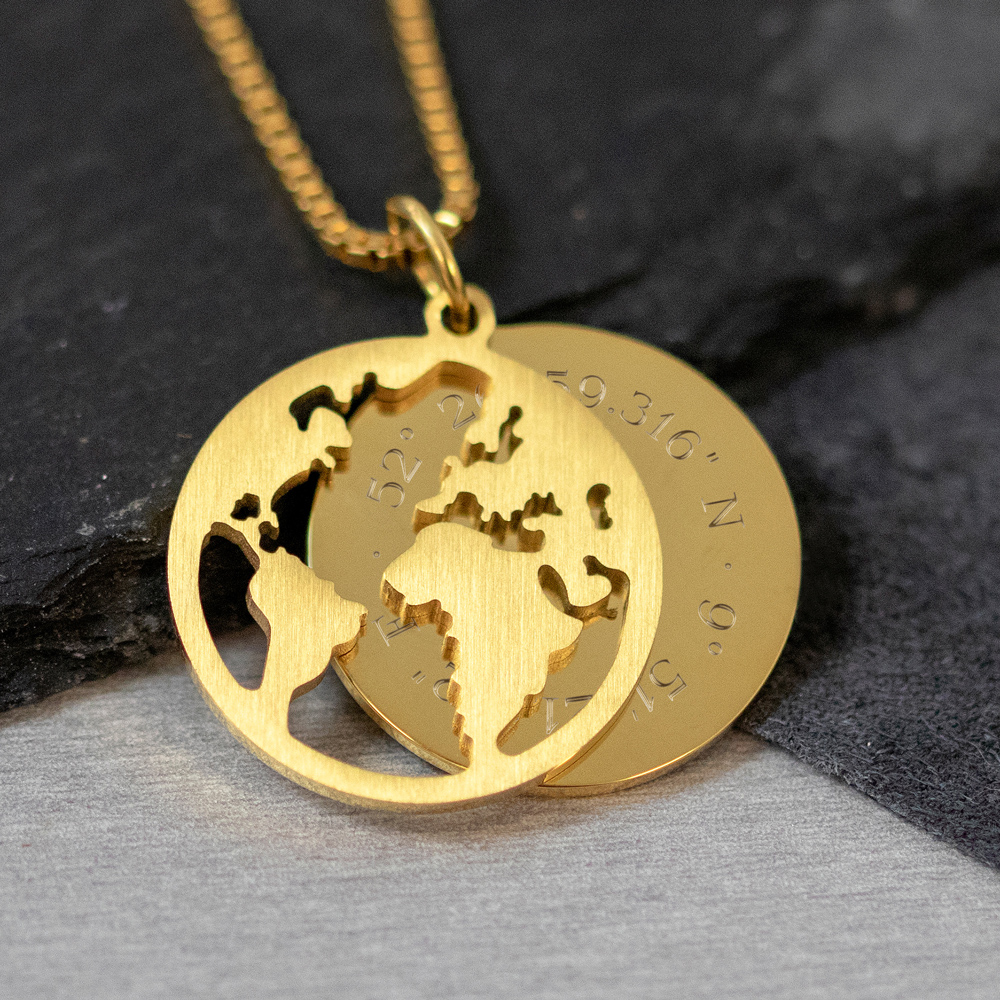 Kette mit Anhänger Welt - Geokoordinaten - Gold