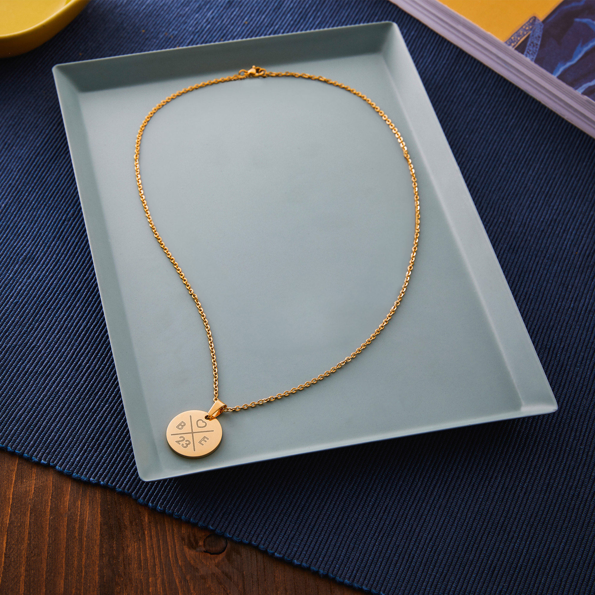 Kette mit Liebesinitialen Anhänger - Gold