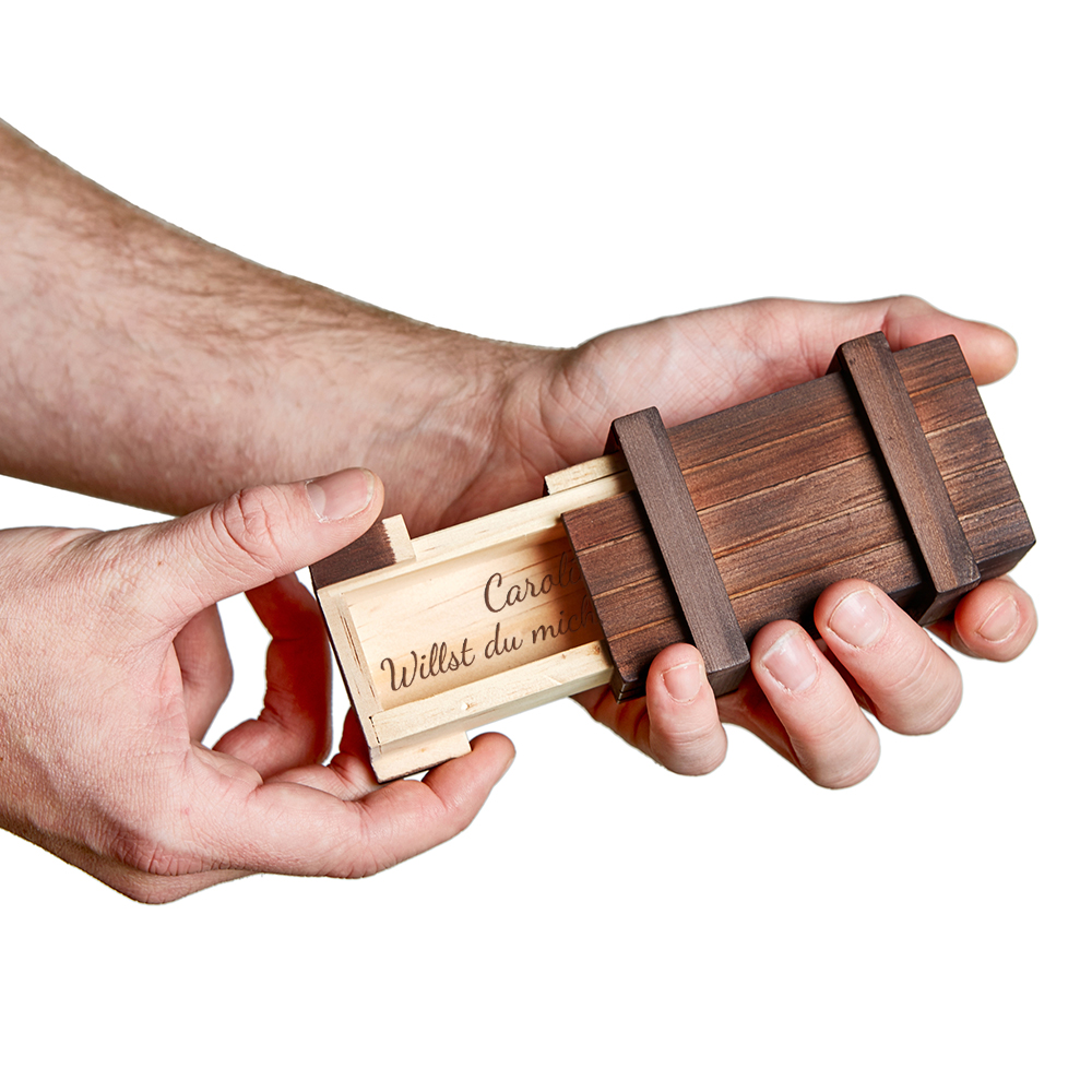 Magische Geschenkbox mit Gravur - Heiratsantrag - dunkles Holz