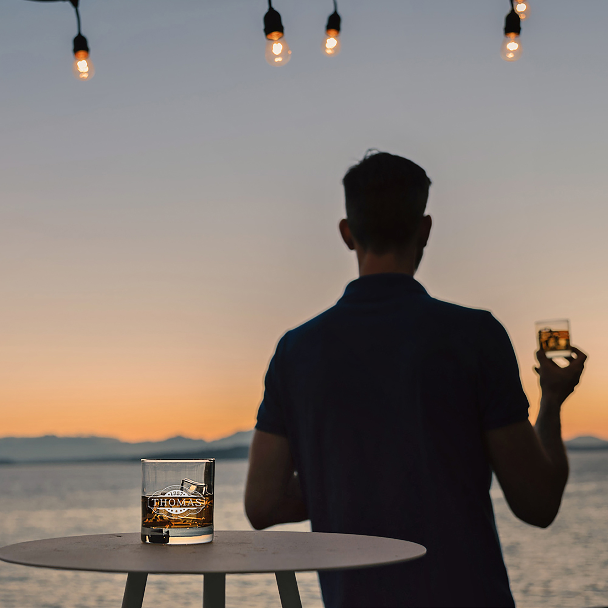 Whiskyset Globus Karaffe Auto und graviertes Glas Banderole