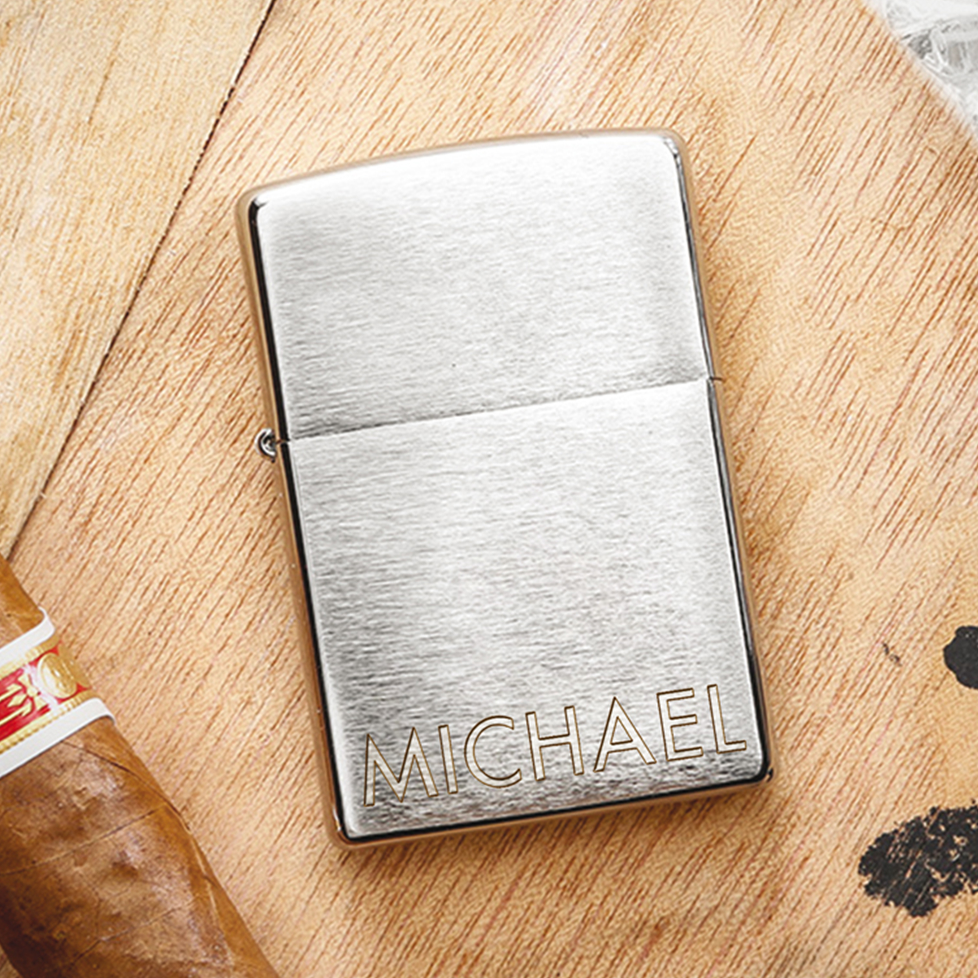 Personalisiertes Zippo Sturmfeuerzeug - Name