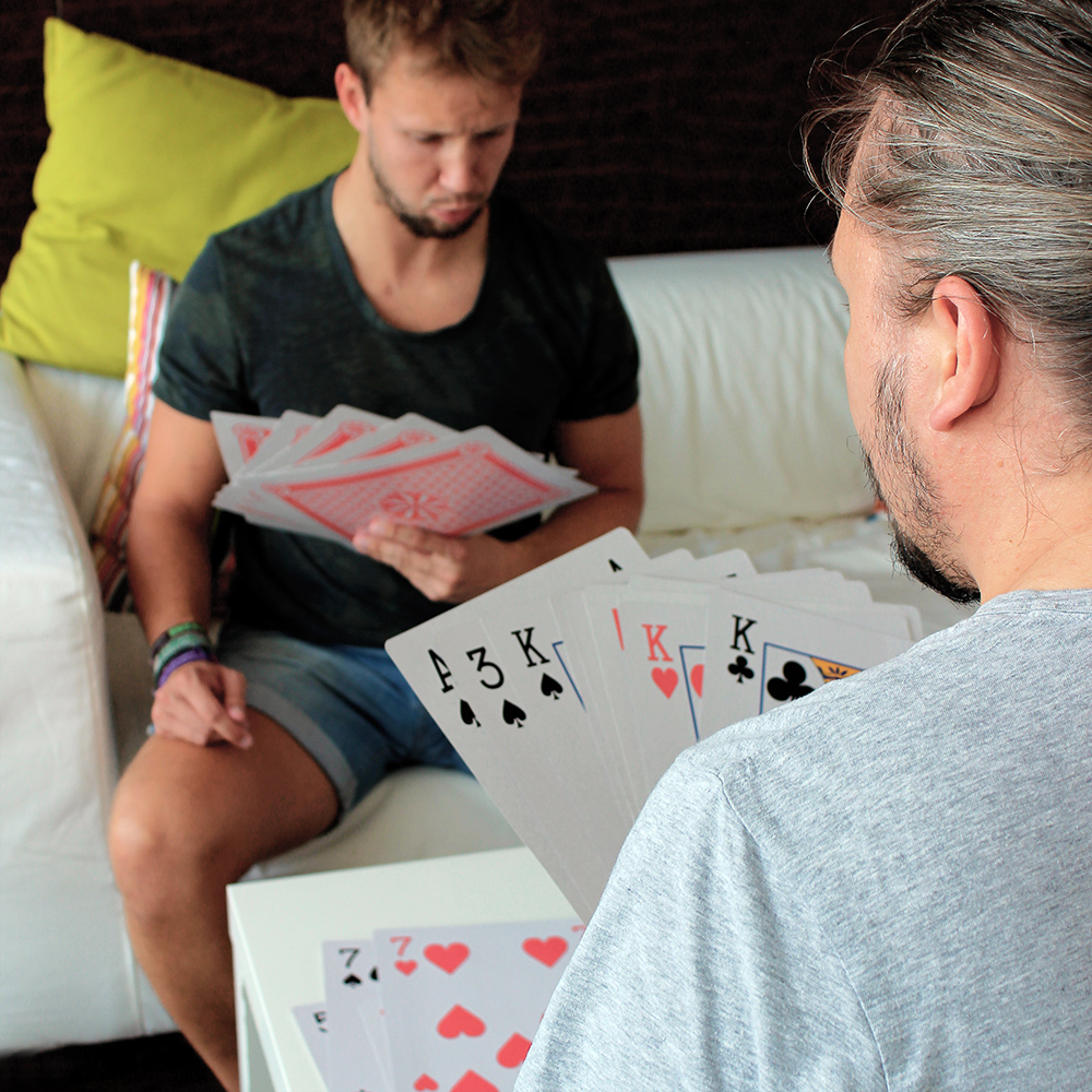 Spielkarten in Übergröße, Klassisches Kartenspiel Set mit riesigen Spielkarten, Übergroße Spielkarten als Spielklassiker, Großes Kartenspiel Ska